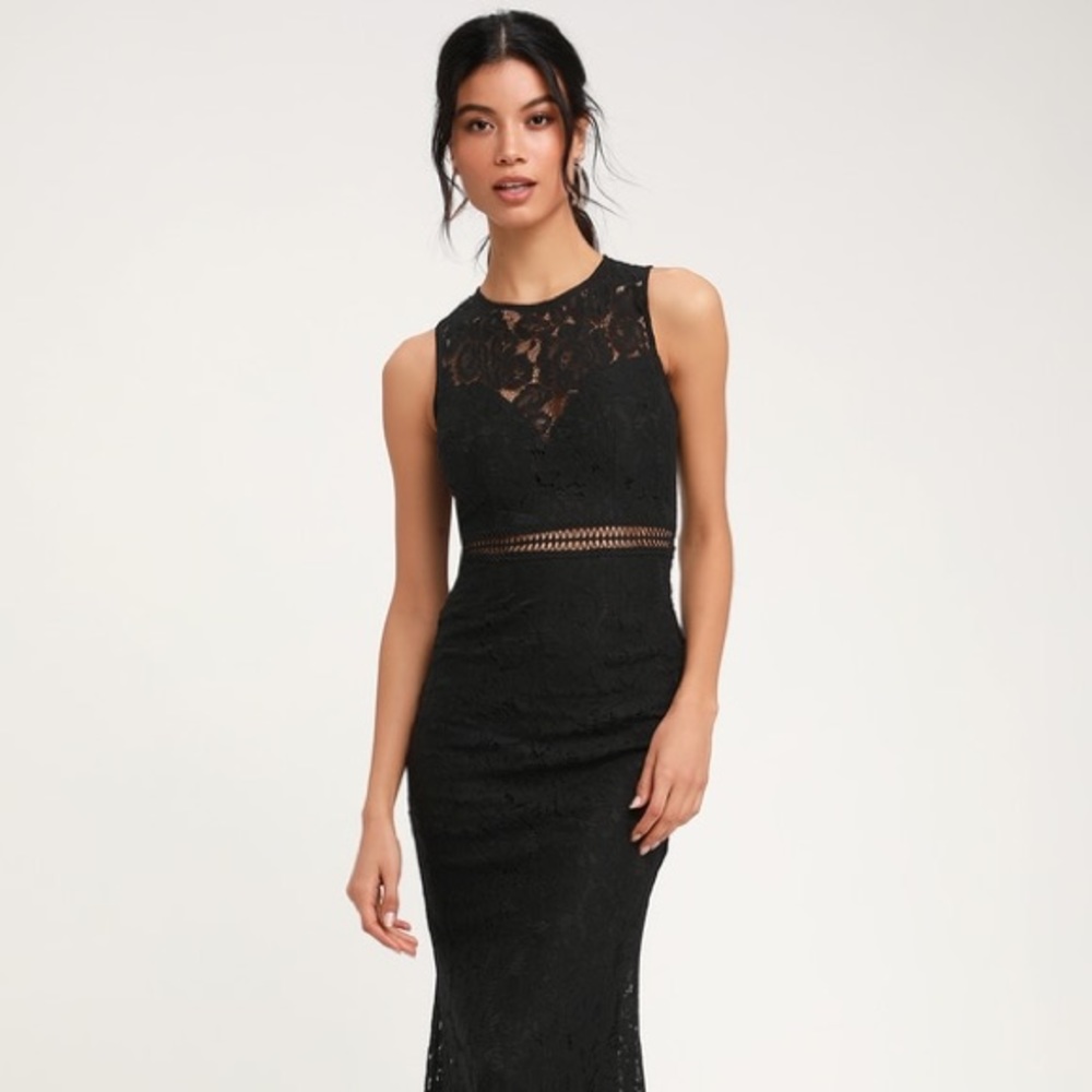 NEVER WORN: Lulu’s Black Lace Maxi Dress